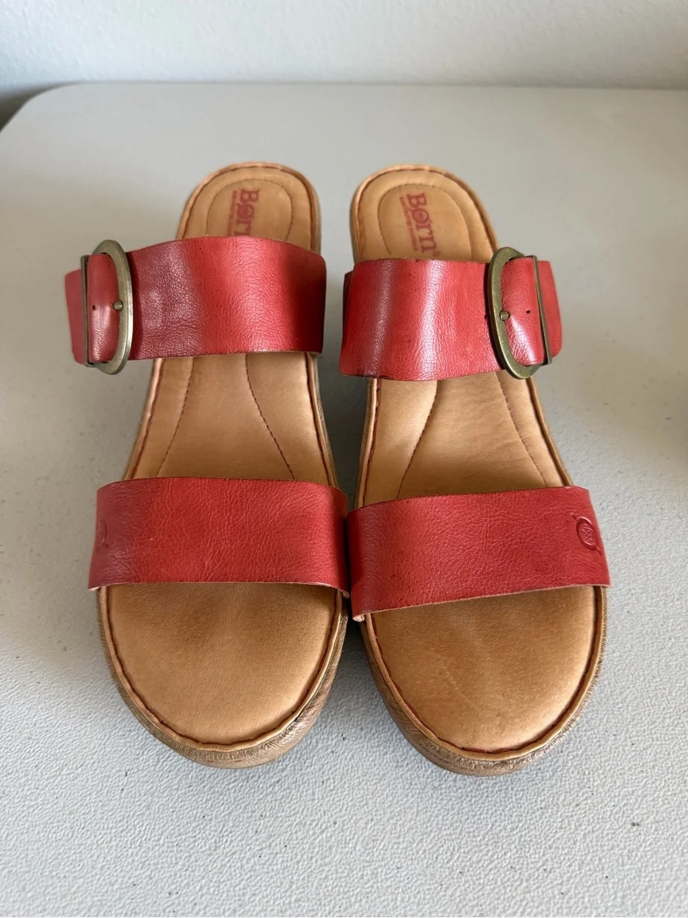 Born wedge shoe